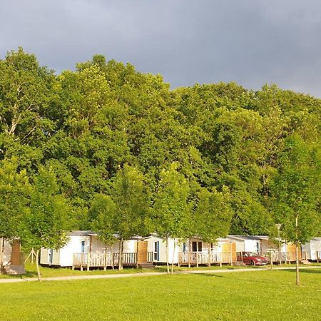 Camping Le Pre Cathare Lavelanet Exterior photo