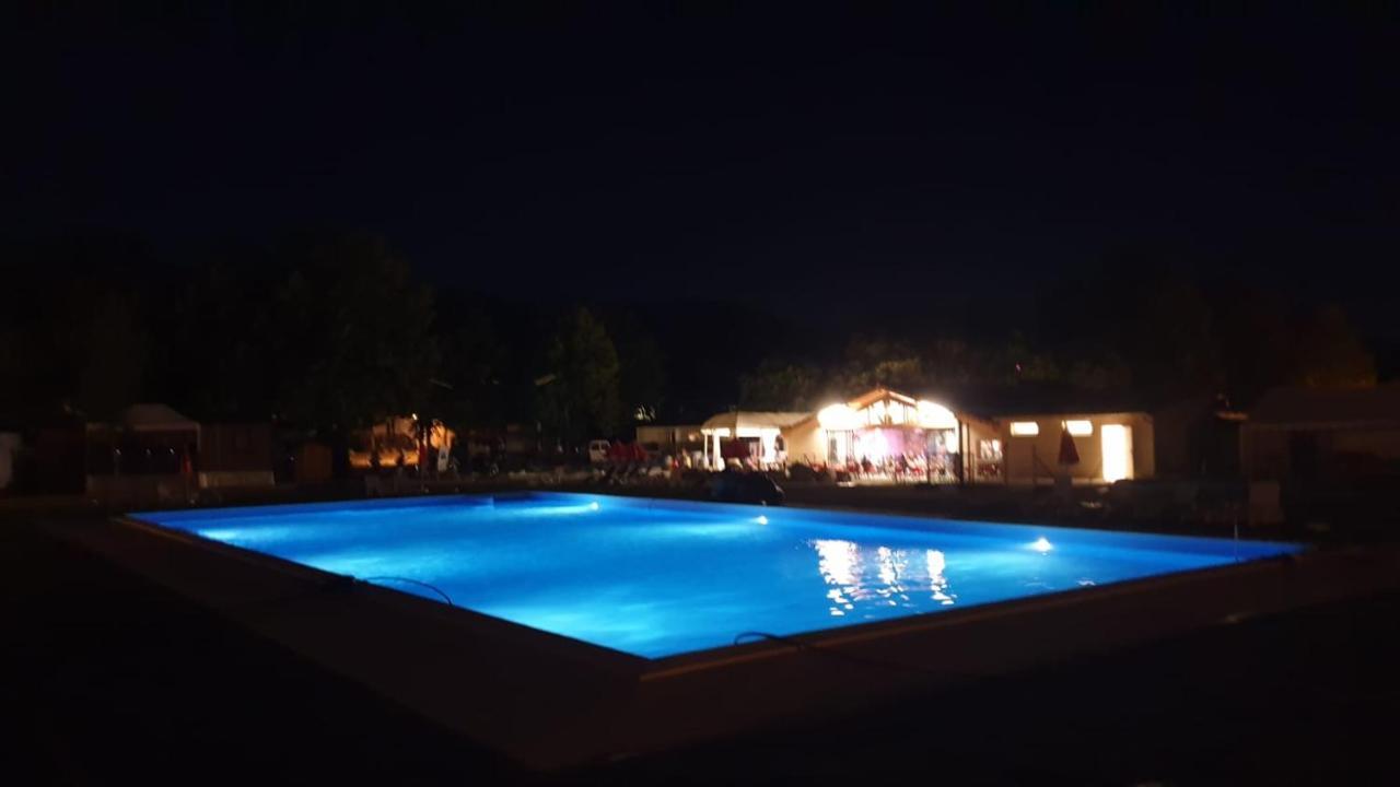 Camping Le Pre Cathare Lavelanet Exterior photo