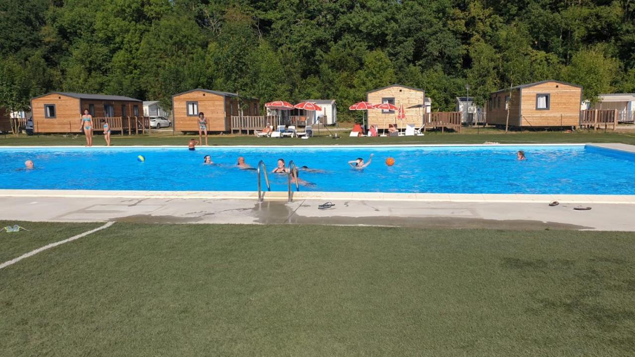Camping Le Pre Cathare Lavelanet Exterior photo