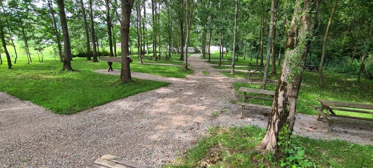 Camping Le Pre Cathare Lavelanet Exterior photo